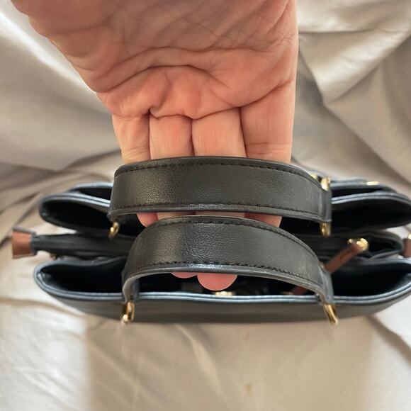 Adrienne Vittadini Black Crossbody Handle Purse‎ Gold Tone Accents Handbag - Picture 5 of 9